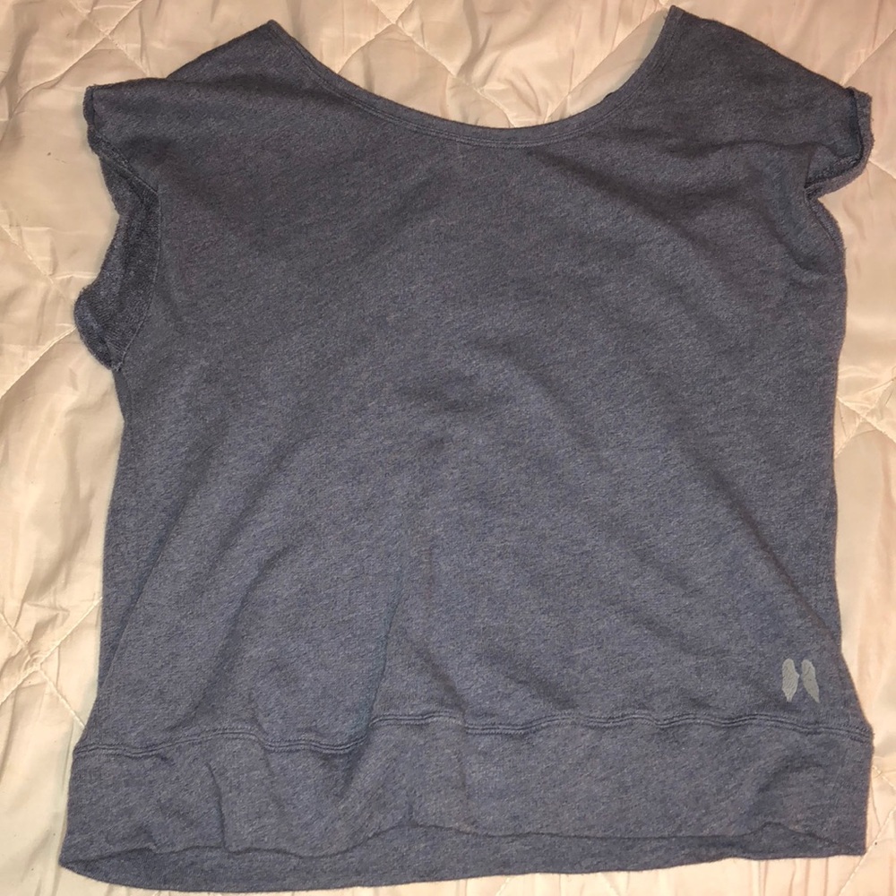 blue tshirt
